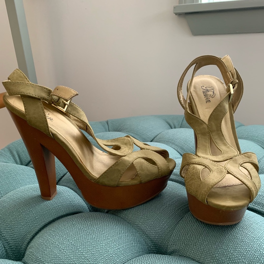 Platform Sandals Light Green/Tan